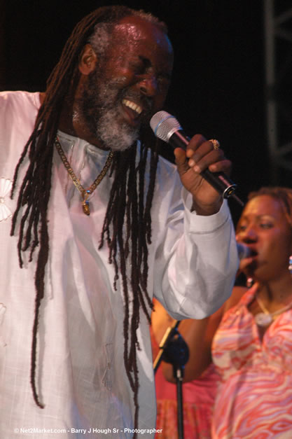 Freddy McGregor @ The Aqueduct on Rose Hall - Friday, January 26, 2007 - 10th Anniversary - Air Jamaica Jazz & Blues Festival 2007 - The Art of Music - Tuesday, January 23 - Saturday, January 27, 2007, The Aqueduct on Rose Hall, Montego Bay, Jamaica - Negril Travel Guide, Negril Jamaica WI - http://www.negriltravelguide.com - info@negriltravelguide.com...!