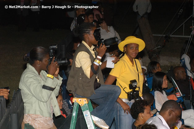 Venue & Audience - Air Jamaica Jazz & Blues Festival 2007 - The Art of Music -  Thursday, January 25th - 10th Anniversary - Air Jamaica Jazz & Blues Festival 2007 - The Art of Music - Tuesday, January 23 - Saturday, January 27, 2007, The Aqueduct on Rose Hall, Montego Bay, Jamaica - Negril Travel Guide, Negril Jamaica WI - http://www.negriltravelguide.com - info@negriltravelguide.com...!