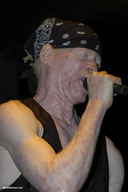 Live in Concert - Yellowman - Peter Metro - Bobby Dread - Swallow - backed by the Indika Band - Boubon Beach Restaurant, Beach Bar & Oceanfront Accommodations - Negril Travel Guide, Negril Jamaica WI - http://www.negriltravelguide.com - info@negriltravelguide.com...!