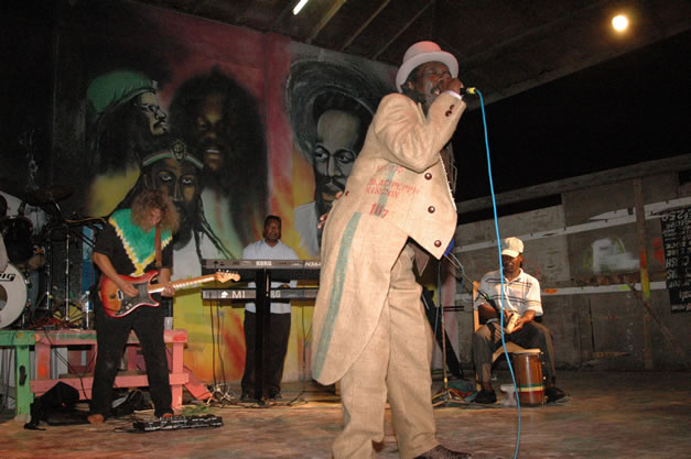 Culture - Culture's last Jamaican Concert - Money Cologne Promotions in Association with Bourbon Beach Presents Summer Splash - Monday, August 7, 2006 - Negril Travel Guide, Negril Jamaica WI - http://www.negriltravelguide.com - info@negriltravelguide.com...!