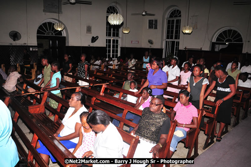 Lucea United Church - Unitied Church in Jamaica and Cayman Islands - Worship Service & Celebration of the Sacrament of Holy Communion - Special Guests: Hanover Homecoming Foundation & His excellency The Most Honourable Professor Sir Kenneth Hall Governor General of Jamaica - Sunday, August 3, 2008 - Hanover Homecoming Foundation LTD Jamaica - Wherever you roam ... Hanover bids you ... come HOME - Sunday, August 3 to Saturday, August 9, 2008 - Hanover Jamaica - Photographs by Net2Market.com - Barry J. Hough Sr. Photojournalist/Photograper - Photographs taken with a Nikon D300 - Negril Travel Guide, Negril Jamaica WI - http://www.negriltravelguide.com - info@negriltravelguide.com...!