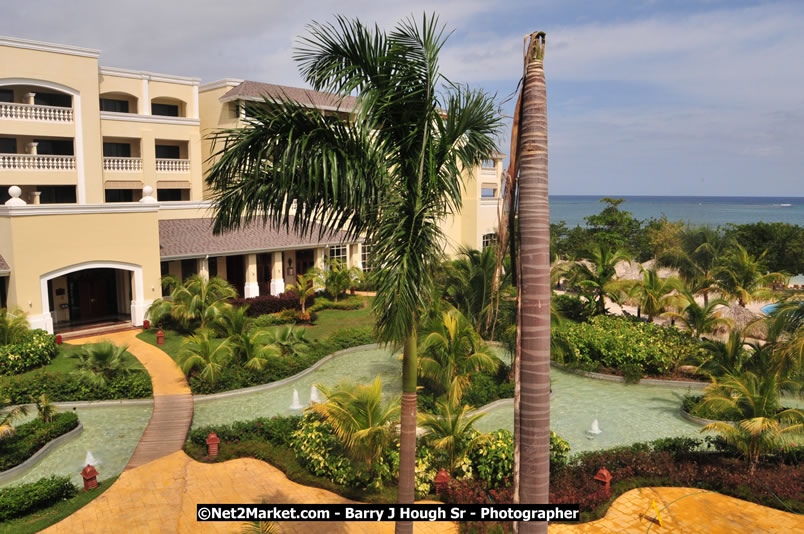 MBJ Airports Limited Welcomes Participants for 2008 ACI [Airports Council International] Airport Operations Seminar @ The Iberostar Hotel - Wednesday - Saturday, October 23 - 25, 2008 - MBJ Airports Limited, Montego Bay, St James, Jamaica - Photographs by Net2Market.com - Barry J. Hough Sr. Photojournalist/Photograper - Photographs taken with a Nikon D300 - Negril Travel Guide, Negril Jamaica WI - http://www.negriltravelguide.com - info@negriltravelguide.com...!