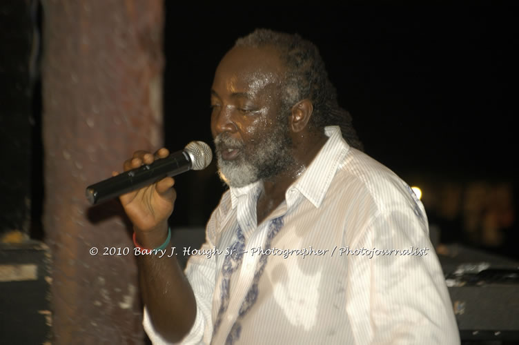 Freddy McGregor - Live In Concert @ Negril Escape Resort and Spa, One Love Drive, West End, Negril, Westmoreland, Jamaica W.I. - Photographs by Net2Market.com - Barry J. Hough Sr, Photographer/Photojournalist - Negril Travel Guide, Negril Jamaica WI - http://www.negriltravelguide.com - info@negriltravelguide.com...!