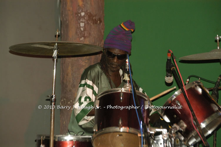 Richie Spice - Live In Concert - One Love Reggae Concert Series 09/10 @ Negril Escape Resort and Spa, January 19, 2010, One Love Drive, West End, Negril, Westmoreland, Jamaica W.I. - Photographs by Net2Market.com - Barry J. Hough Sr, Photographer/Photojournalist - Negril Travel Guide, Negril Jamaica WI - http://www.negriltravelguide.com - info@negriltravelguide.com...!