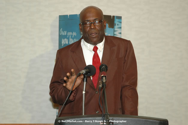 Red Cap Porters Awards - Minister of Tourism, Hon. Edmund Bartlett - Director of Tourism, Basil Smith - Friday, December 14, 2007 - Holiday Inn Sunspree, Montego Bay, Jamaica W.I. - Photographs by Net2Market.com - Barry J. Hough Sr, Photographer - Negril Travel Guide, Negril Jamaica WI - http://www.negriltravelguide.com - info@negriltravelguide.com...!