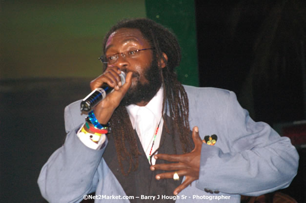 Tarrus Riley - Red Stripe Reggae Sumfest 2007 - Zenith - Saturday, July 21, 2007 - Catherine Hall, Montego Bay, St James, Jamaica W.I. - Negril Travel Guide, Negril Jamaica WI - http://www.negriltravelguide.com - info@negriltravelguide.com...!