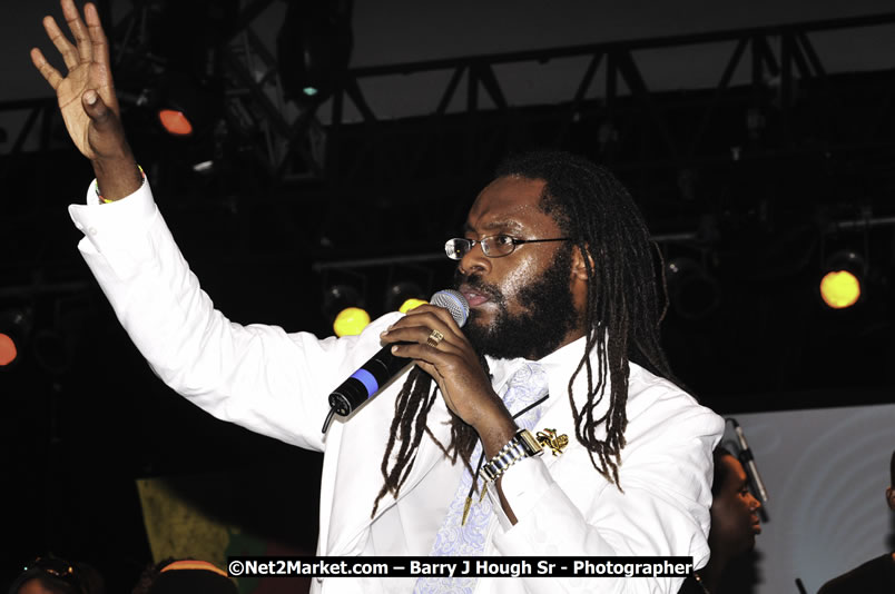 Tarrus Riley @ Red Stripe Reggae Sumfest 2008 International Night 2, Catherine Hall, Montego Bay - Saturday, July 19, 2008 - Reggae Sumfest 2008 July 13 - July 19, 2008 - Photographs by Net2Market.com - Barry J. Hough Sr. Photojournalist/Photograper - Photographs taken with a Nikon D300 - Negril Travel Guide, Negril Jamaica WI - http://www.negriltravelguide.com - info@negriltravelguide.com...!