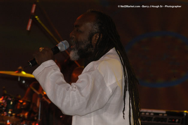 Freddy McGregor @ The Aqueduct on Rose Hall - Friday, January 26, 2007 - 10th Anniversary - Air Jamaica Jazz & Blues Festival 2007 - The Art of Music - Tuesday, January 23 - Saturday, January 27, 2007, The Aqueduct on Rose Hall, Montego Bay, Jamaica - Negril Travel Guide, Negril Jamaica WI - http://www.negriltravelguide.com - info@negriltravelguide.com...!