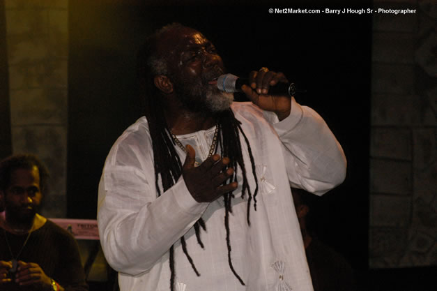 Freddy McGregor @ The Aqueduct on Rose Hall - Friday, January 26, 2007 - 10th Anniversary - Air Jamaica Jazz & Blues Festival 2007 - The Art of Music - Tuesday, January 23 - Saturday, January 27, 2007, The Aqueduct on Rose Hall, Montego Bay, Jamaica - Negril Travel Guide, Negril Jamaica WI - http://www.negriltravelguide.com - info@negriltravelguide.com...!