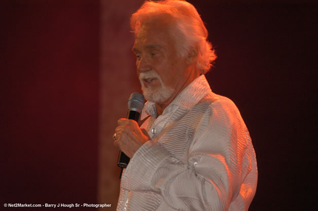 Kenny Rogers @ The Aqueduct on Rose Hall - Friday, January 26, 2007 - 10th Anniversary - Air Jamaica Jazz & Blues Festival 2007 - The Art of Music - Tuesday, January 23 - Saturday, January 27, 2007, The Aqueduct on Rose Hall, Montego Bay, Jamaica - Negril Travel Guide, Negril Jamaica WI - http://www.negriltravelguide.com - info@negriltravelguide.com...!