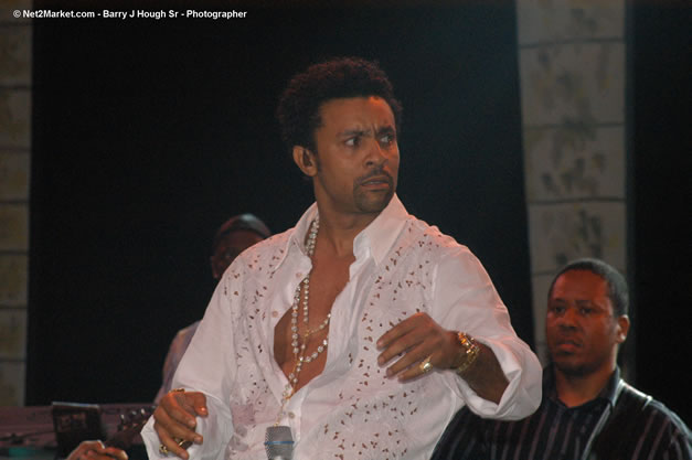 Shaggy @ The Aqueduct on Rose Hall - Friday, January 26, 2007 - 10th Anniversary - Air Jamaica Jazz & Blues Festival 2007 - The Art of Music - Tuesday, January 23 - Saturday, January 27, 2007, The Aqueduct on Rose Hall, Montego Bay, Jamaica - Negril Travel Guide, Negril Jamaica WI - http://www.negriltravelguide.com - info@negriltravelguide.com...!