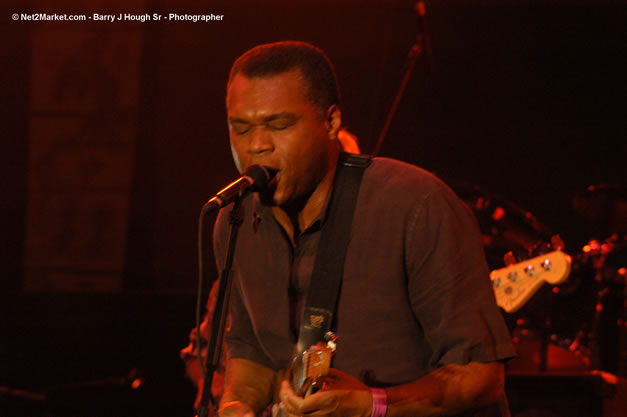 The Robert Cray Band @ The Aqueduct on Rose Hall - Friday, January 26, 2007 - 10th Anniversary - Air Jamaica Jazz & Blues Festival 2007 - The Art of Music - Tuesday, January 23 - Saturday, January 27, 2007, The Aqueduct on Rose Hall, Montego Bay, Jamaica - Negril Travel Guide, Negril Jamaica WI - http://www.negriltravelguide.com - info@negriltravelguide.com...!