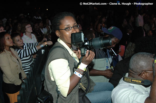 Venue & Audience - Air Jamaica Jazz & Blues Festival 2007 - The Art of Music -  Thursday, January 25th - 10th Anniversary - Air Jamaica Jazz & Blues Festival 2007 - The Art of Music - Tuesday, January 23 - Saturday, January 27, 2007, The Aqueduct on Rose Hall, Montego Bay, Jamaica - Negril Travel Guide, Negril Jamaica WI - http://www.negriltravelguide.com - info@negriltravelguide.com...!