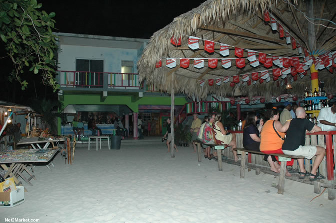 The Messenger, Reggae Super Star - Luciano - Gregory Isaacs - Bobby Dread - Swallow - backed by the Indika Band - Boubon Beach Restaurant, Beach Bar & Oceanfront Accommodations - Negril Travel Guide, Negril Jamaica WI - http://www.negriltravelguide.com - info@negriltravelguide.com...!