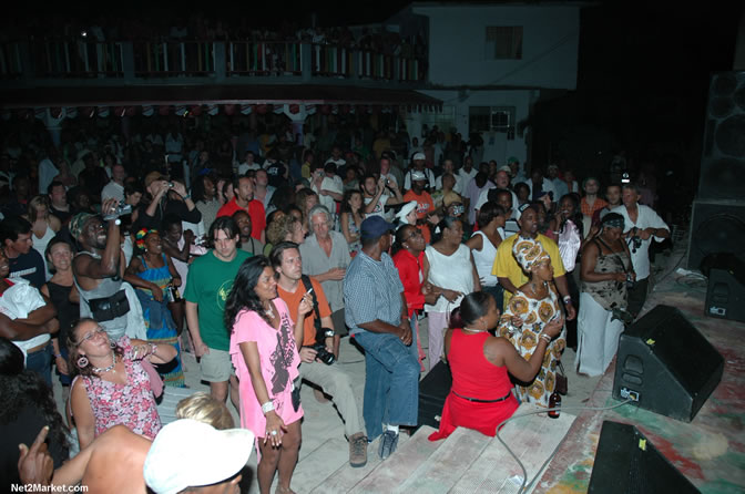 The Messenger, Reggae Super Star - Luciano - Gregory Isaacs - Bobby Dread - Swallow - backed by the Indika Band - Boubon Beach Restaurant, Beach Bar & Oceanfront Accommodations - Negril Travel Guide, Negril Jamaica WI - http://www.negriltravelguide.com - info@negriltravelguide.com...!