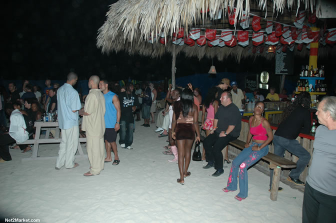 The Messenger, Reggae Super Star - Luciano - Gregory Isaacs - Bobby Dread - Swallow - backed by the Indika Band - Boubon Beach Restaurant, Beach Bar & Oceanfront Accommodations - Negril Travel Guide, Negril Jamaica WI - http://www.negriltravelguide.com - info@negriltravelguide.com...!