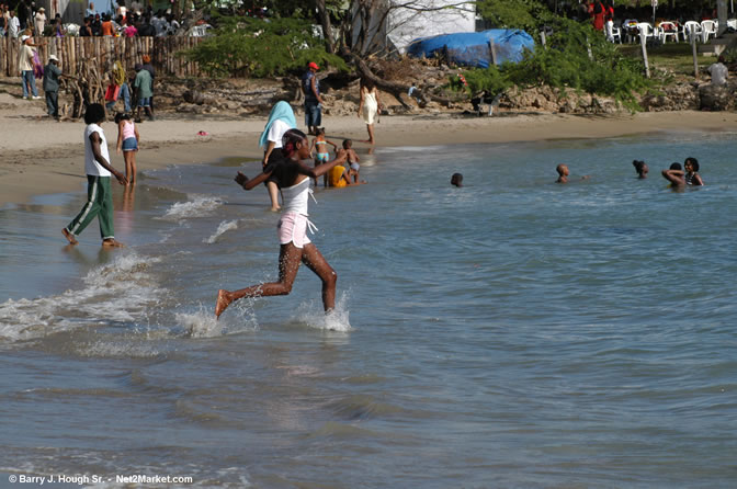 A Photo Story of Calabash 2005 - 5th Anniversary - @ Jakes, Treasure Beach - May 27th to 29th, 2005 - Negril Travel Guide, Negril Jamaica WI - http://www.negriltravelguide.com - info@negriltravelguide.com...!