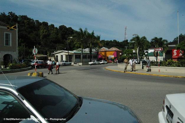 A Walk Around Lucea One Way - Caribbean Medical Mission, Wednesday, October 18, 2006 - Negril Travel Guide, Negril Jamaica WI - http://www.negriltravelguide.com - info@negriltravelguide.com...!