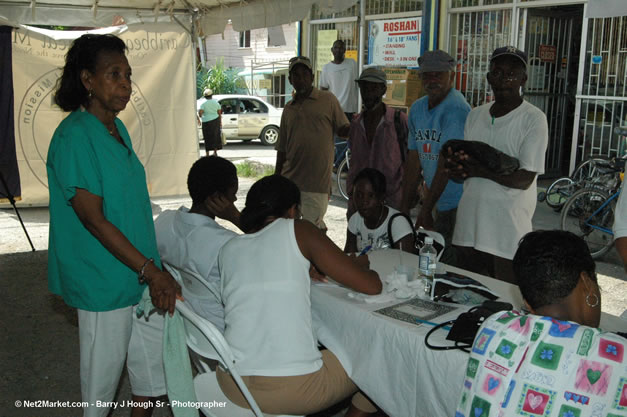 Free Clinic at Lucea Plaza, Caribbean Medical Mission, Wednesday, October 18, 2006 - Negril Travel Guide, Negril Jamaica WI - http://www.negriltravelguide.com - info@negriltravelguide.com...!