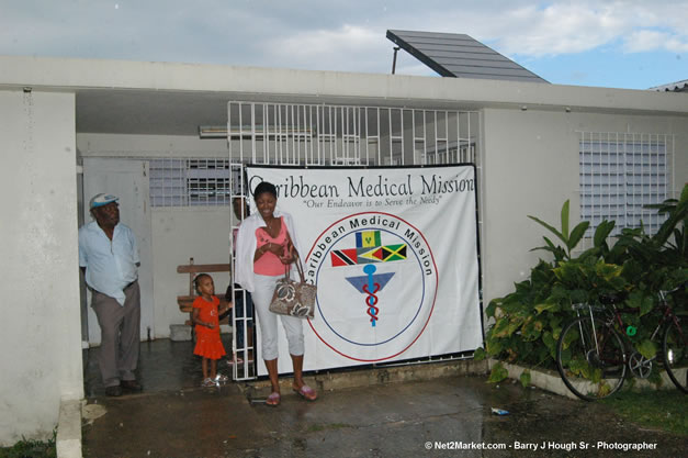 Petersfield Clinic - Caribbean Medical Mission, Thursday, October 19, 2006 - Negril Travel Guide, Negril Jamaica WI - http://www.negriltravelguide.com - info@negriltravelguide.com...!