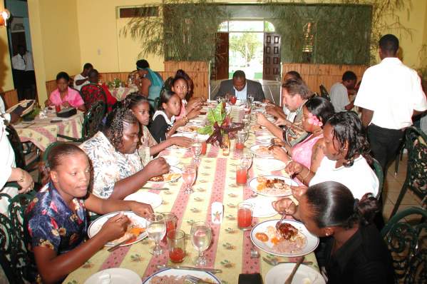 Community Guide Training Programme 2003 — Luncheon at The Astra Country Inn
