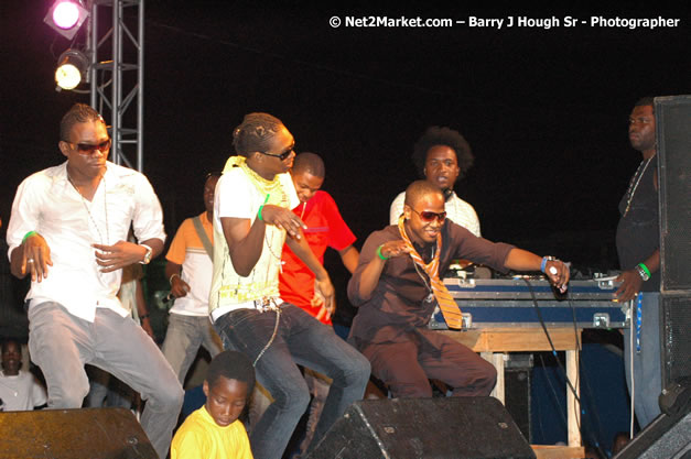 Cross De Harbour @ Lucea Car Park presented by Linkz Entertainment in association with Lucea Chamber of Commerce - Featuring Freddy Mc Gregor, Iley Dread, Mr. Vegas, Lt. Elmo, Champagne, Merital, CC, Brillant, TQ, Mad Dog, Chumps - Lucea, Hanover, Jamaica - Negril Travel Guide.com, Negril Jamaica WI - http://www.negriltravelguide.com - info@negriltravelguide.com...!