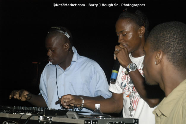 45 Cure's - Cure Fest 2007 - Selector Spin-Off: Sound System Selectors vs. Radio DJ's - Hosted by MC Nuffy, Pier 1, Montego Bay, Jamaica - Saturday, October 13, 2007 - Cure Fest 2007 October 12th-14th, 2007 Presented by Danger Promotions, Iyah Cure Promotions, and Brass Gate Promotions - Alison Young, Publicist - Photographs by Net2Market.com - Barry J. Hough Sr, Photographer - Negril Travel Guide, Negril Jamaica WI - http://www.negriltravelguide.com - info@negriltravelguide.com...!