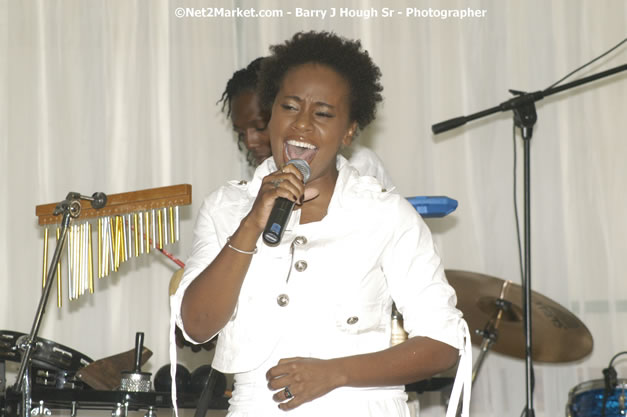 Etana - Reflections - Cure Fest 2007 - All White Birth-Night Party - Hosted by Jah Cure - Starfish Trelawny Hotel - Trelawny, Jamaica - Friday, October 12, 2007 - Cure Fest 2007 October 12th-14th, 2007 Presented by Danger Promotions, Iyah Cure Promotions, and Brass Gate Promotions - Alison Young, Publicist - Photographs by Net2Market.com - Barry J. Hough Sr, Photographer - Negril Travel Guide, Negril Jamaica WI - http://www.negriltravelguide.com - info@negriltravelguide.com...!