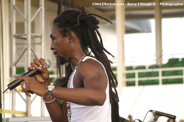 Jah Cure - Cure Fest 2007 - Longing For Concert at Trelawny Multi Purpose Stadium, Trelawny, Jamaica - Sunday, October 14, 2007 - Cure Fest 2007 October 12th-14th, 2007 Presented by Danger Promotions, Iyah Cure Promotions, and Brass Gate Promotions - Alison Young, Publicist - Photographs by Net2Market.com - Barry J. Hough Sr, Photographer - Negril Travel Guide, Negril Jamaica WI - http://www.negriltravelguide.com - info@negriltravelguide.com...!