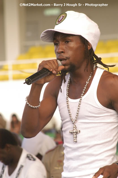 Jah Cure - Cure Fest 2007 - Longing For Concert at Trelawny Multi Purpose Stadium, Trelawny, Jamaica - Sunday, October 14, 2007 - Cure Fest 2007 October 12th-14th, 2007 Presented by Danger Promotions, Iyah Cure Promotions, and Brass Gate Promotions - Alison Young, Publicist - Photographs by Net2Market.com - Barry J. Hough Sr, Photographer - Negril Travel Guide, Negril Jamaica WI - http://www.negriltravelguide.com - info@negriltravelguide.com...!