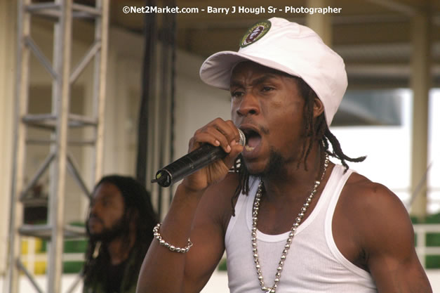 Jah Cure - Cure Fest 2007 - Longing For Concert at Trelawny Multi Purpose Stadium, Trelawny, Jamaica - Sunday, October 14, 2007 - Cure Fest 2007 October 12th-14th, 2007 Presented by Danger Promotions, Iyah Cure Promotions, and Brass Gate Promotions - Alison Young, Publicist - Photographs by Net2Market.com - Barry J. Hough Sr, Photographer - Negril Travel Guide, Negril Jamaica WI - http://www.negriltravelguide.com - info@negriltravelguide.com...!