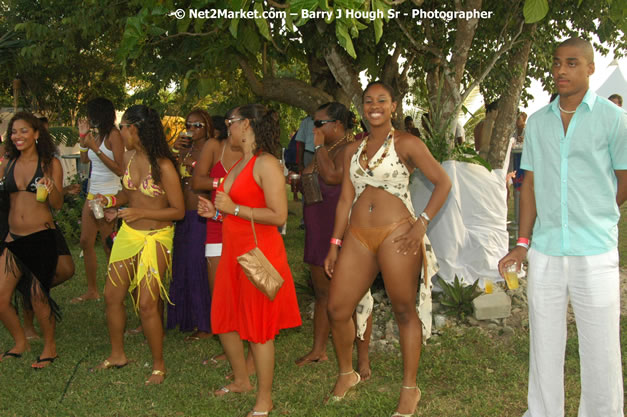 Hybrid Go Ultra - Independence Negril 2K7 - A Barefoot Beach Party @ The Hybrid Beach Cove aka Half Moon Beach Club, Sunday, August 5, 2007, Half Moon Beach, Hanover Parish, Jamaica - Negril Travel Guide.com, Negril Jamaica WI - http://www.negriltravelguide.com - info@negriltravelguide.com...!