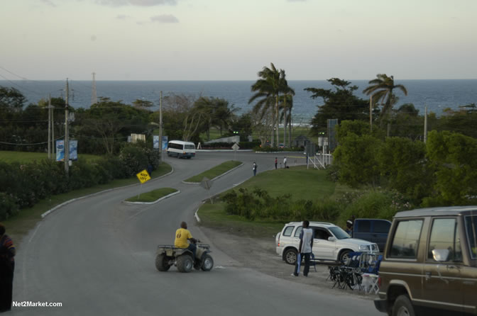 Jazz & Blues Goers - Air Jamaica Jazz & Blues 2005 - The Art Of Music - Cinnamon Hill Golf Course, Rose Hall, Montego Bay - Negril Travel Guide, Negril Jamaica WI - http://www.negriltravelguide.com - info@negriltravelguide.com...!