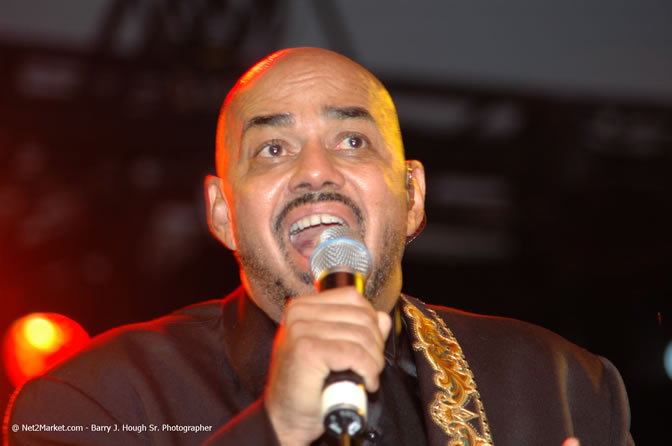 James Ingram - Air Jamaica Jazz & Blues Festival 2006 - The Art of Music - Cinnamon Hill Golf Club - Rosehall Resort & Country Club, Montego Bay, Jamaica W.I. - Thursday, Saturday 28, 2006 - Negril Travel Guide, Negril Jamaica WI - http://www.negriltravelguide.com - info@negriltravelguide.com...!