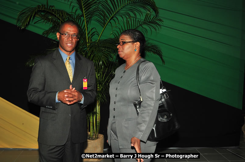 The Unveiling Of The Commemorative Plaque By The Honourable Prime Minister, Orette Bruce Golding, MP, And Their Majesties, King Juan Carlos I And Queen Sofia Of Spain - On Wednesday, February 18, 2009, Marking The Completion Of The Expansion Of Sangster International Airport, Venue at Sangster International Airport, Montego Bay, St James, Jamaica - Wednesday, February 18, 2009 - Photographs by Net2Market.com - Barry J. Hough Sr, Photographer/Photojournalist - Negril Travel Guide, Negril Jamaica WI - http://www.negriltravelguide.com - info@negriltravelguide.com...!