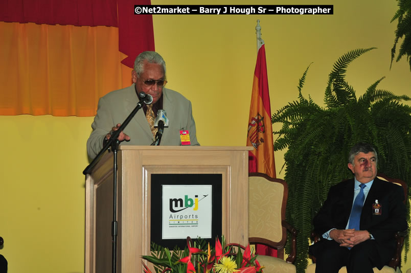 The Unveiling Of The Commemorative Plaque By The Honourable Prime Minister, Orette Bruce Golding, MP, And Their Majesties, King Juan Carlos I And Queen Sofia Of Spain - On Wednesday, February 18, 2009, Marking The Completion Of The Expansion Of Sangster International Airport, Venue at Sangster International Airport, Montego Bay, St James, Jamaica - Wednesday, February 18, 2009 - Photographs by Net2Market.com - Barry J. Hough Sr, Photographer/Photojournalist - Negril Travel Guide, Negril Jamaica WI - http://www.negriltravelguide.com - info@negriltravelguide.com...!