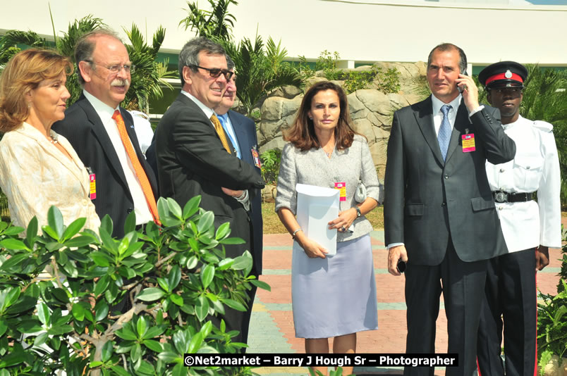 The Unveiling Of The Commemorative Plaque By The Honourable Prime Minister, Orette Bruce Golding, MP, And Their Majesties, King Juan Carlos I And Queen Sofia Of Spain - On Wednesday, February 18, 2009, Marking The Completion Of The Expansion Of Sangster International Airport, Venue at Sangster International Airport, Montego Bay, St James, Jamaica - Wednesday, February 18, 2009 - Photographs by Net2Market.com - Barry J. Hough Sr, Photographer/Photojournalist - Negril Travel Guide, Negril Jamaica WI - http://www.negriltravelguide.com - info@negriltravelguide.com...!