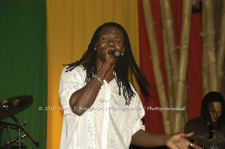 Chaka Demus & Pliers - Live In Concert @ Negril Escape Resort and Spa, December 8, 2009, One Love Drive, West End, Negril, Westmoreland, Jamaica W.I. - Photographs by Net2Market.com - Barry J. Hough Sr, Photographer/Photojournalist - Negril Travel Guide, Negril Jamaica WI - http://www.negriltravelguide.com - info@negriltravelguide.com...!