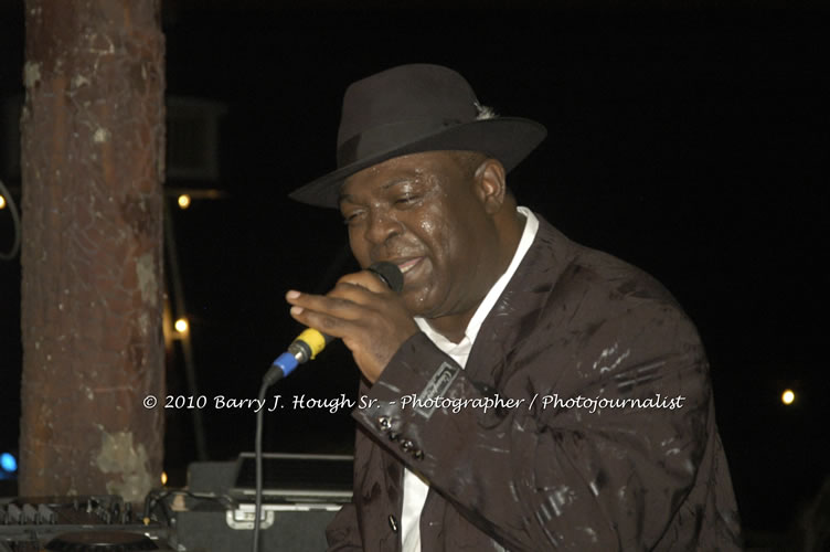 Chaka Demus & Pliers - Live In Concert @ Negril Escape Resort and Spa, December 8, 2009, One Love Drive, West End, Negril, Westmoreland, Jamaica W.I. - Photographs by Net2Market.com - Barry J. Hough Sr, Photographer/Photojournalist - Negril Travel Guide, Negril Jamaica WI - http://www.negriltravelguide.com - info@negriltravelguide.com...!