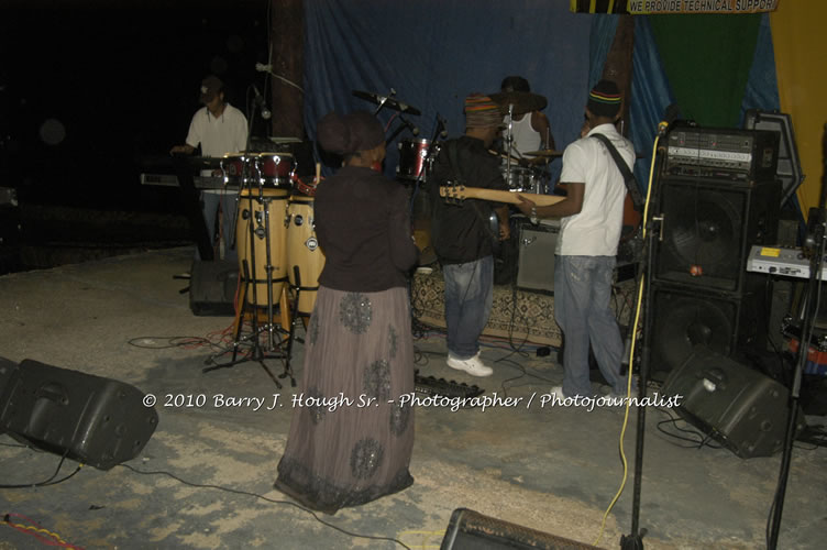 Etana - Live In Concert - One Love Reggae Concert Series 09/10 @ Negril Escape Resort and Spa, December 22, 2009, One Love Drive, West End, Negril, Westmoreland, Jamaica W.I. - Photographs by Net2Market.com - Barry J. Hough Sr, Photographer/Photojournalist - Negril Travel Guide, Negril Jamaica WI - http://www.negriltravelguide.com - info@negriltravelguide.com...!