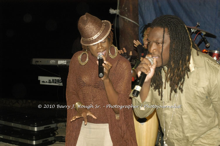 Etana - Live In Concert - One Love Reggae Concert Series 09/10 @ Negril Escape Resort and Spa, December 22, 2009, One Love Drive, West End, Negril, Westmoreland, Jamaica W.I. - Photographs by Net2Market.com - Barry J. Hough Sr, Photographer/Photojournalist - Negril Travel Guide, Negril Jamaica WI - http://www.negriltravelguide.com - info@negriltravelguide.com...!