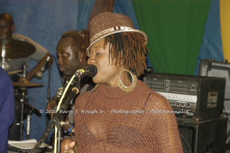 Etana - Live In Concert - One Love Reggae Concert Series 09/10 @ Negril Escape Resort and Spa, December 22, 2009, One Love Drive, West End, Negril, Westmoreland, Jamaica W.I. - Photographs by Net2Market.com - Barry J. Hough Sr, Photographer/Photojournalist - Negril Travel Guide, Negril Jamaica WI - http://www.negriltravelguide.com - info@negriltravelguide.com...!