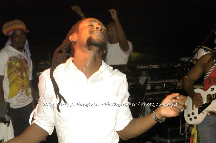 JAH Cure - Live In Concert @ Negril Escape Resort and Spa, December 15, 2009, One Love Drive, West End, Negril, Westmoreland, Jamaica W.I. - Photographs by Net2Market.com - Barry J. Hough Sr, Photographer/Photojournalist - Negril Travel Guide, Negril Jamaica WI - http://www.negriltravelguide.com - info@negriltravelguide.com...!