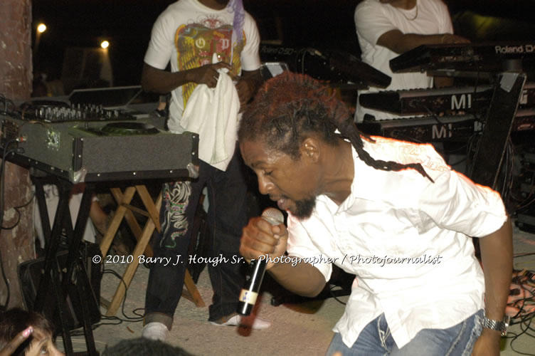 JAH Cure - Live In Concert @ Negril Escape Resort and Spa, December 15, 2009, One Love Drive, West End, Negril, Westmoreland, Jamaica W.I. - Photographs by Net2Market.com - Barry J. Hough Sr, Photographer/Photojournalist - Negril Travel Guide, Negril Jamaica WI - http://www.negriltravelguide.com - info@negriltravelguide.com...!