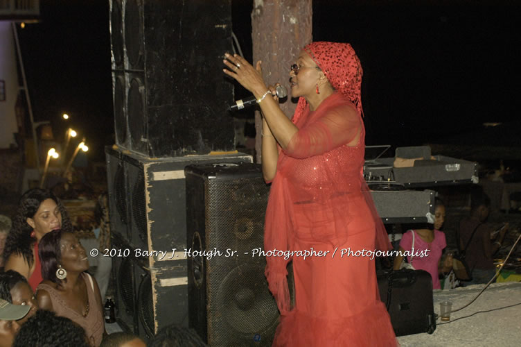 Marcia Griffiths & Edge Michael - Live In Concert - One Love Reggae Concert Series 09/10 @ Negril Escape Resort and Spa, December 29, 2009, One Love Drive, West End, Negril, Westmoreland, Jamaica W.I. - Photographs by Net2Market.com - Barry J. Hough Sr, Photographer/Photojournalist - Negril Travel Guide, Negril Jamaica WI - http://www.negriltravelguide.com - info@negriltravelguide.com...!