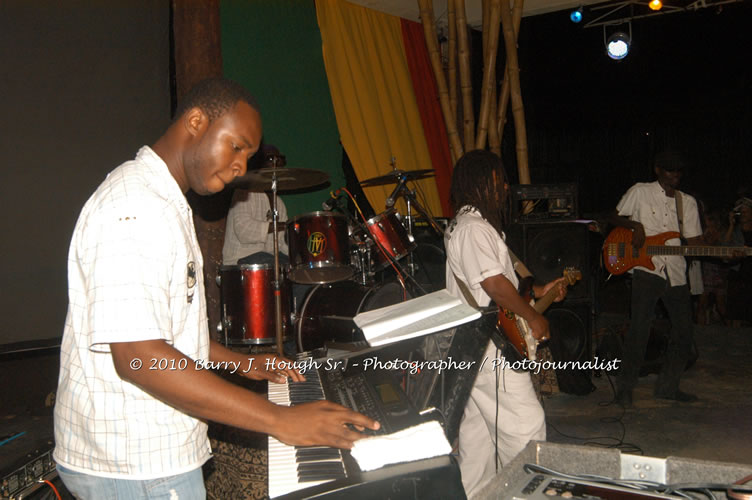 Tanya Stephens - Live In Concert @ Negril Escape Resort and Spa, Backing Band Roots Warrior, plus DJ Gemini, January 26, 2010, One Love Drive, West End, Negril, Westmoreland, Jamaica W.I. - Photographs by Net2Market.com - Barry J. Hough Sr, Photographer/Photojournalist - The Negril Travel Guide - Negril's and Jamaica's Number One Concert Photography Web Site with over 40,000 Jamaican Concert photographs Published -  Negril Travel Guide, Negril Jamaica WI - http://www.negriltravelguide.com - info@negriltravelguide.com...!