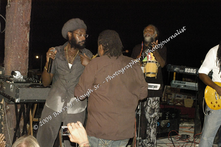  Tarrus Riley - Live in Concert - at the One Love Reggae Concert Series 09/10 @ Negril Escape Resort & Spa - Also Featuring: Mistic Bowie, Monday Justice, Cash, Dean Frazier - DJ Gemini - MC Oliver Cargill, Negril Escape Resort & Spa, One Love Drive, West End, Negril, Westmoreland, Jamaica W.I. - Tuesday, November 17, 2009 - Photographs by Net2Market.com - Barry J. Hough Sr, Photographer / Photojournalist - Photos taken with a Nikon D70, D100, or D300 - Negril Travel Guide, Negril Jamaica WI - http://www.negriltravelguide.com - info@negriltravelguide.com...!