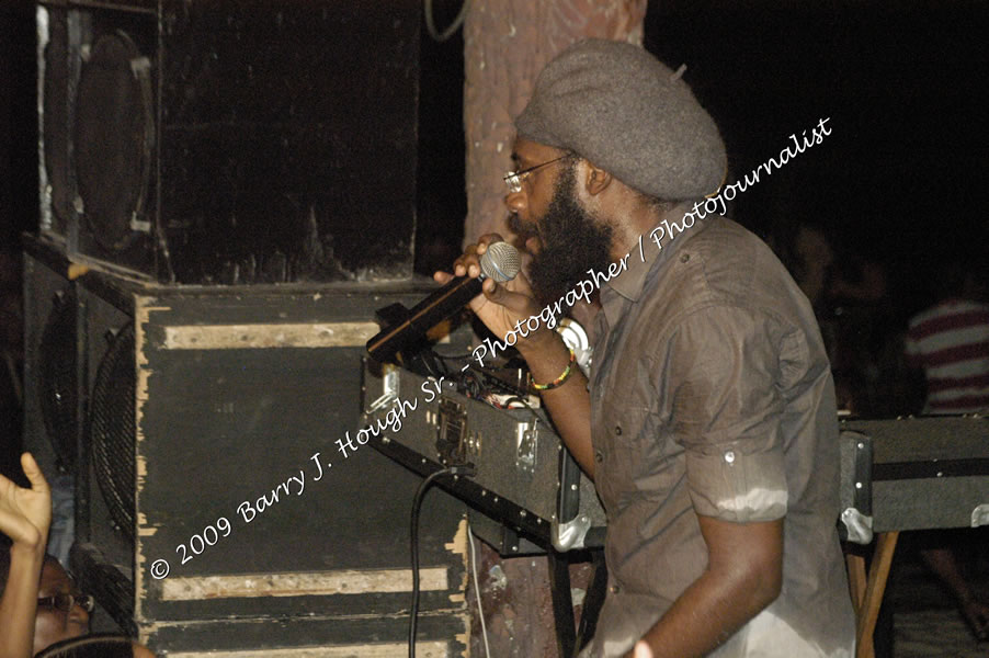  Tarrus Riley - Live in Concert - at the One Love Reggae Concert Series 09/10 @ Negril Escape Resort & Spa - Also Featuring: Mistic Bowie, Monday Justice, Cash, Dean Frazier - DJ Gemini - MC Oliver Cargill, Negril Escape Resort & Spa, One Love Drive, West End, Negril, Westmoreland, Jamaica W.I. - Tuesday, November 17, 2009 - Photographs by Net2Market.com - Barry J. Hough Sr, Photographer / Photojournalist - Photos taken with a Nikon D70, D100, or D300 - Negril Travel Guide, Negril Jamaica WI - http://www.negriltravelguide.com - info@negriltravelguide.com...!