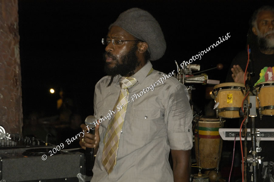  Tarrus Riley - Live in Concert - at the One Love Reggae Concert Series 09/10 @ Negril Escape Resort & Spa - Also Featuring: Mistic Bowie, Monday Justice, Cash, Dean Frazier - DJ Gemini - MC Oliver Cargill, Negril Escape Resort & Spa, One Love Drive, West End, Negril, Westmoreland, Jamaica W.I. - Tuesday, November 17, 2009 - Photographs by Net2Market.com - Barry J. Hough Sr, Photographer / Photojournalist - Photos taken with a Nikon D70, D100, or D300 - Negril Travel Guide, Negril Jamaica WI - http://www.negriltravelguide.com - info@negriltravelguide.com...!