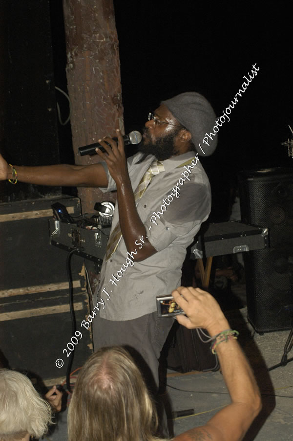  Tarrus Riley - Live in Concert - at the One Love Reggae Concert Series 09/10 @ Negril Escape Resort & Spa - Also Featuring: Mistic Bowie, Monday Justice, Cash, Dean Frazier - DJ Gemini - MC Oliver Cargill, Negril Escape Resort & Spa, One Love Drive, West End, Negril, Westmoreland, Jamaica W.I. - Tuesday, November 17, 2009 - Photographs by Net2Market.com - Barry J. Hough Sr, Photographer / Photojournalist - Photos taken with a Nikon D70, D100, or D300 - Negril Travel Guide, Negril Jamaica WI - http://www.negriltravelguide.com - info@negriltravelguide.com...!